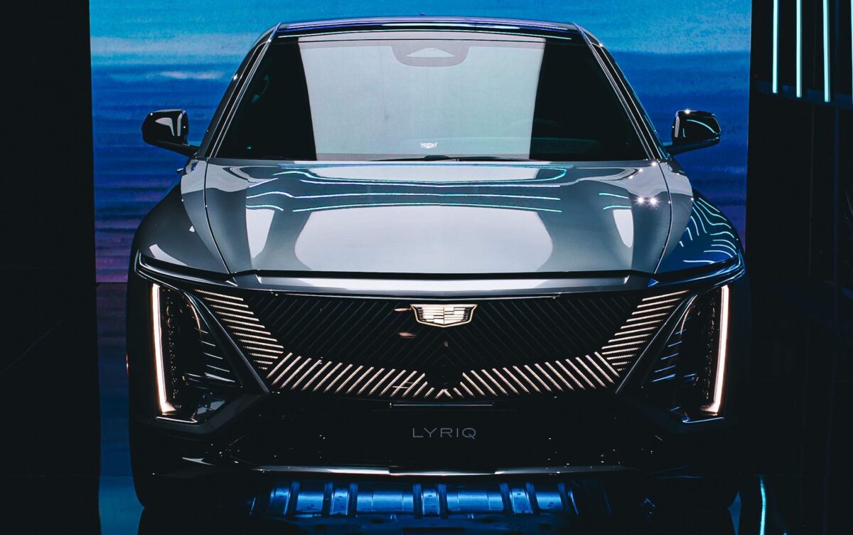 Cadillac confirma chegada ao Brasil e já tem mês para abrir as vendas