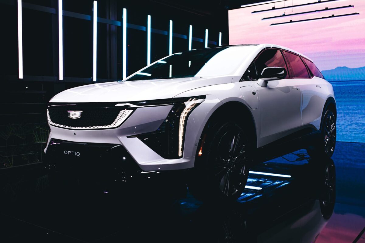 Cadillac confirma chegada ao Brasil e já tem mês para abrir as vendas