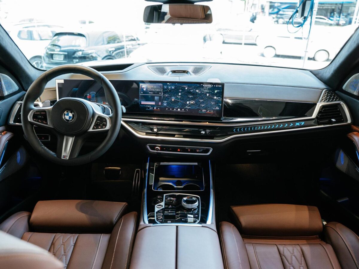 BMW X7 de R$ 1 milhão mostra luxo extremo e detalhes que parecem de jatinho particular