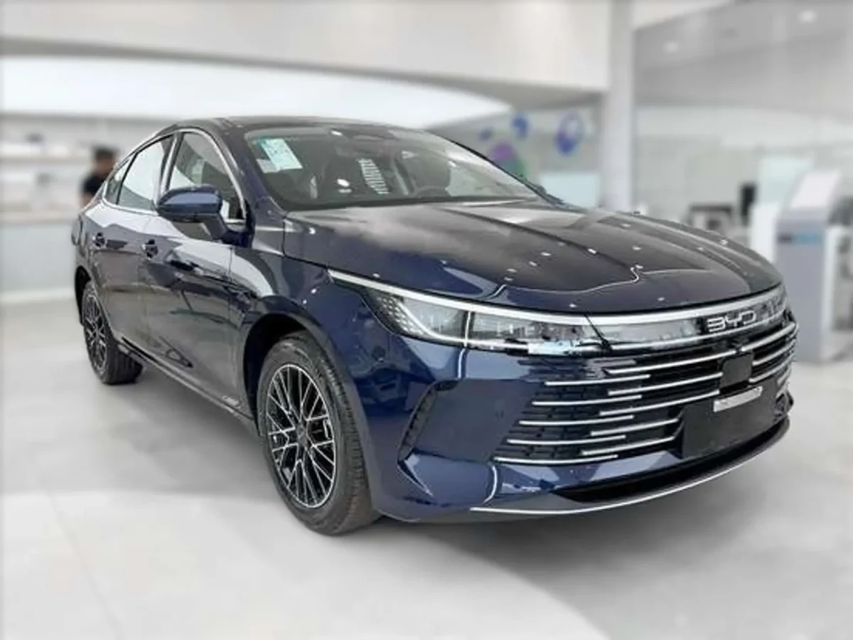 BYD King GS 2027 chega mais equipado sem aumentar o preço