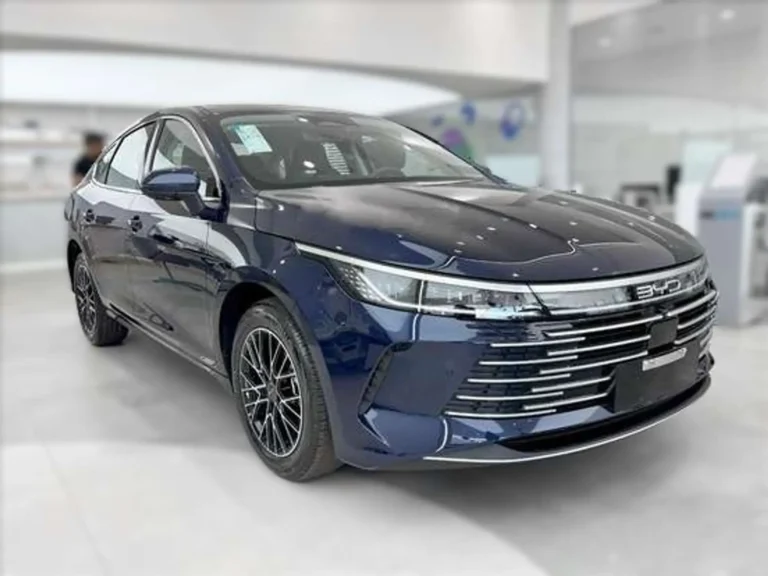 BYD King GS 2027 chega mais equipado sem aumentar o preço