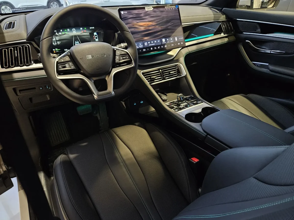 Novo BYD Song Plus 2027 chega turbo, mais eficiente e sem subir de preço