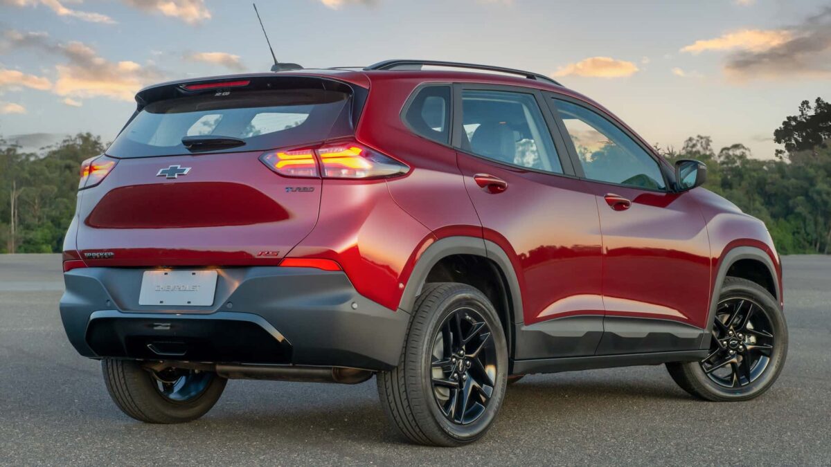 Novo Chevrolet Tracker 2027 muda tudo! SUV ganha tecnologias inéditas e se distancia do Sonic