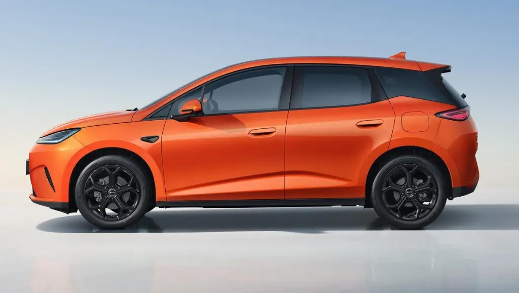 BYD Dolphin G híbrido estreia com até 1.000 km de autonomia na China