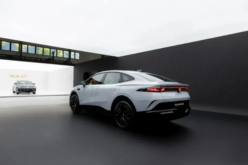 Novo Volkswagen ID. Unyx 07 estreia na China em parceria com a Xpeng