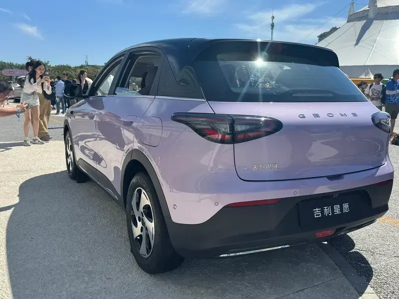 Geely EX2 é lançado na China e promete até 460 km de autonomia