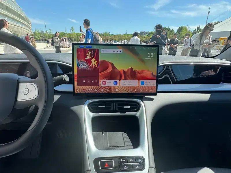 Geely EX2 é lançado na China e promete até 460 km de autonomia