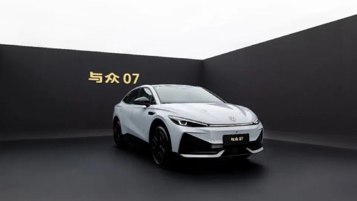 Novo Volkswagen ID. Unyx 07 estreia na China em parceria com a Xpeng