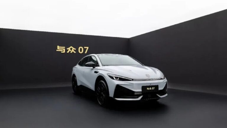 Novo Volkswagen ID. Unyx 07 estreia na China em parceria com a Xpeng