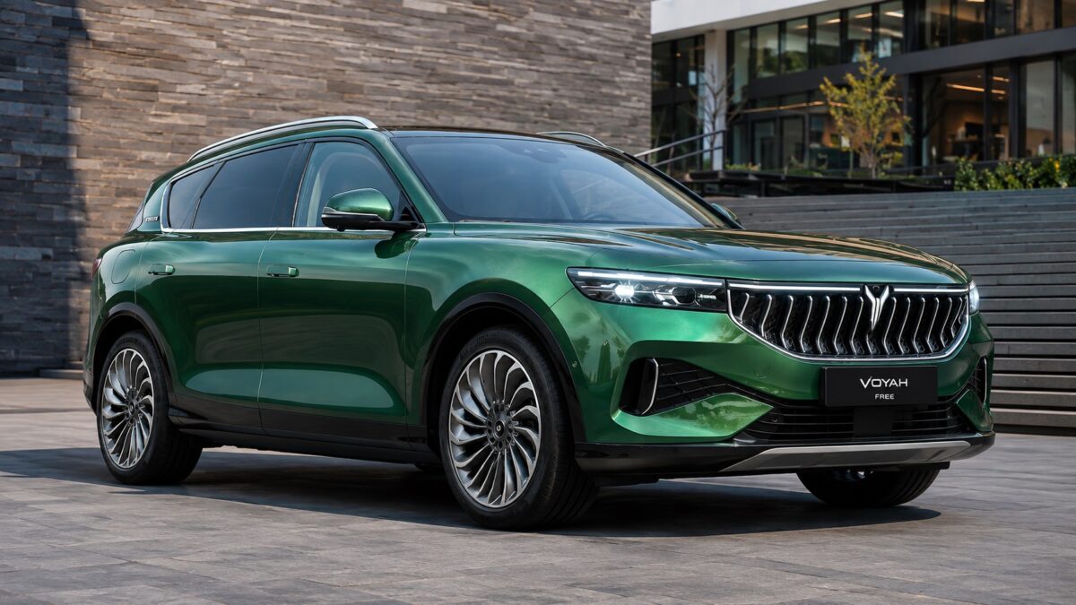 Stellantis se une à Dongfeng e prepara produção de carros elétricos chineses na Europa