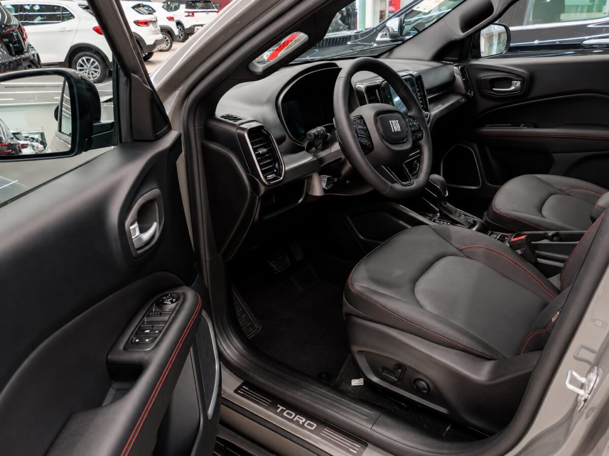 Fiat Toro Ultra 2026: conforto e tecnologia compensam a falta do 4x4?
