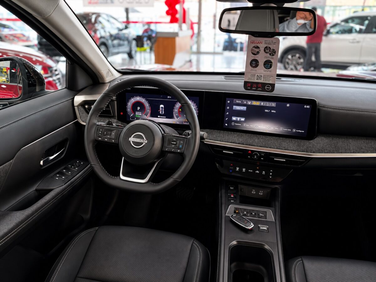 Nissan Kicks Platinum 2026: tecnologia e conforto justificam a versão topo de linha?