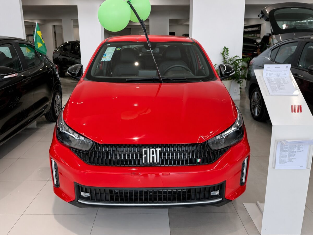 Fiat Cronos Precision 2026 mantém motor 1.3 e surpreende pelo espaço interno