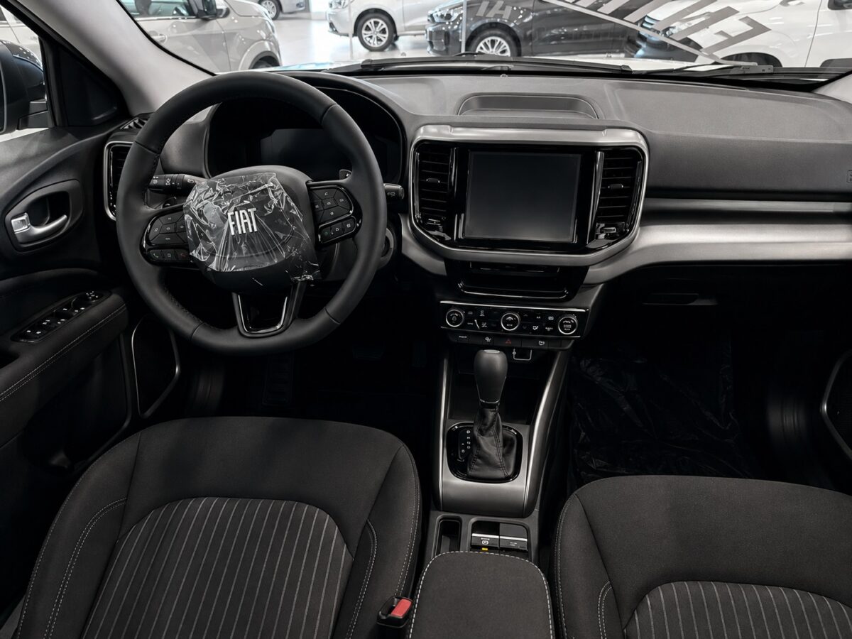 Peugeot 2008 GT Hybrid 2026: a eletrificação muda menos do que o nome sugere