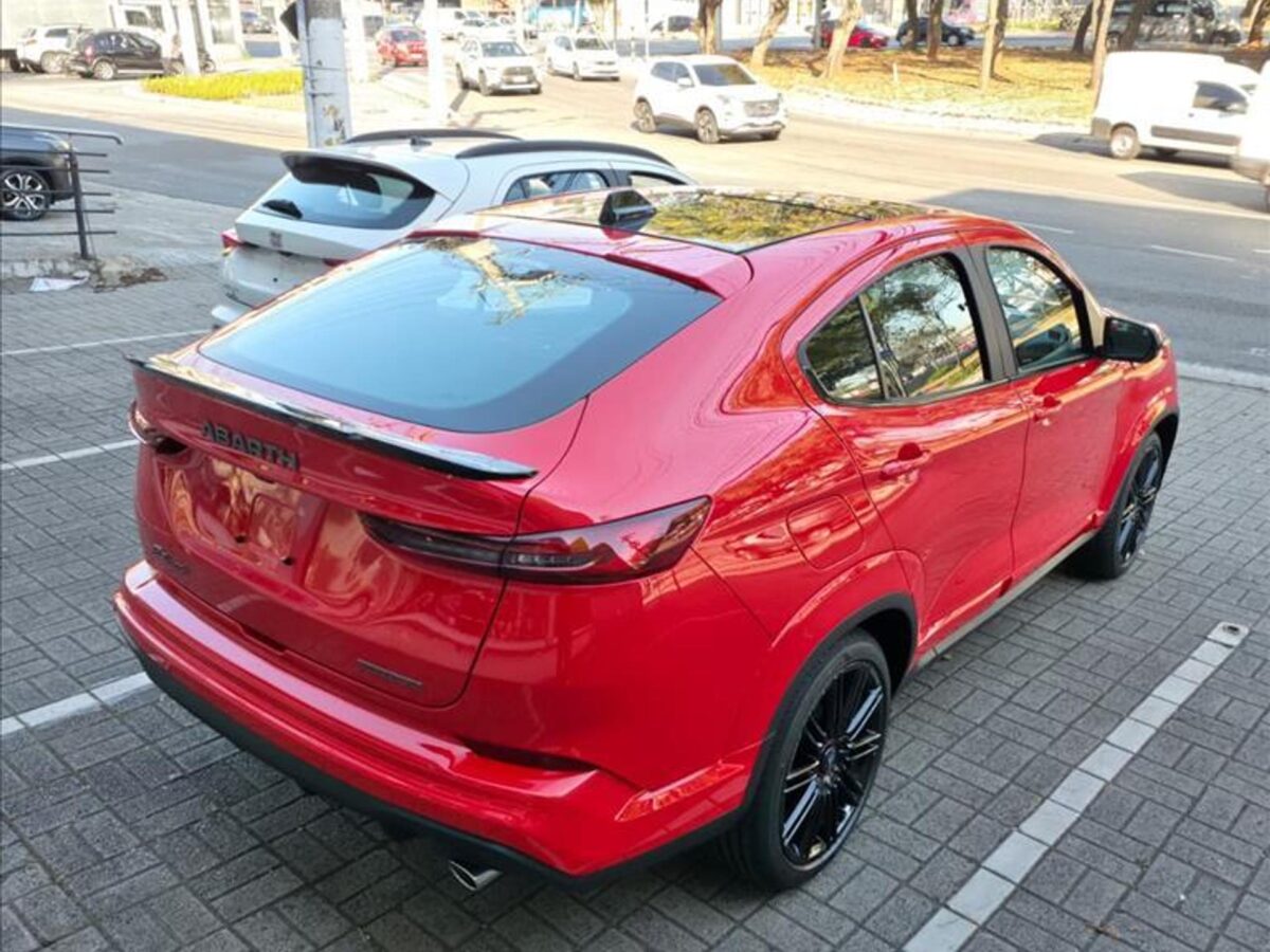 Fiat Fastback Abarth 2026 assusta no consumo? Descobrimos a verdade!