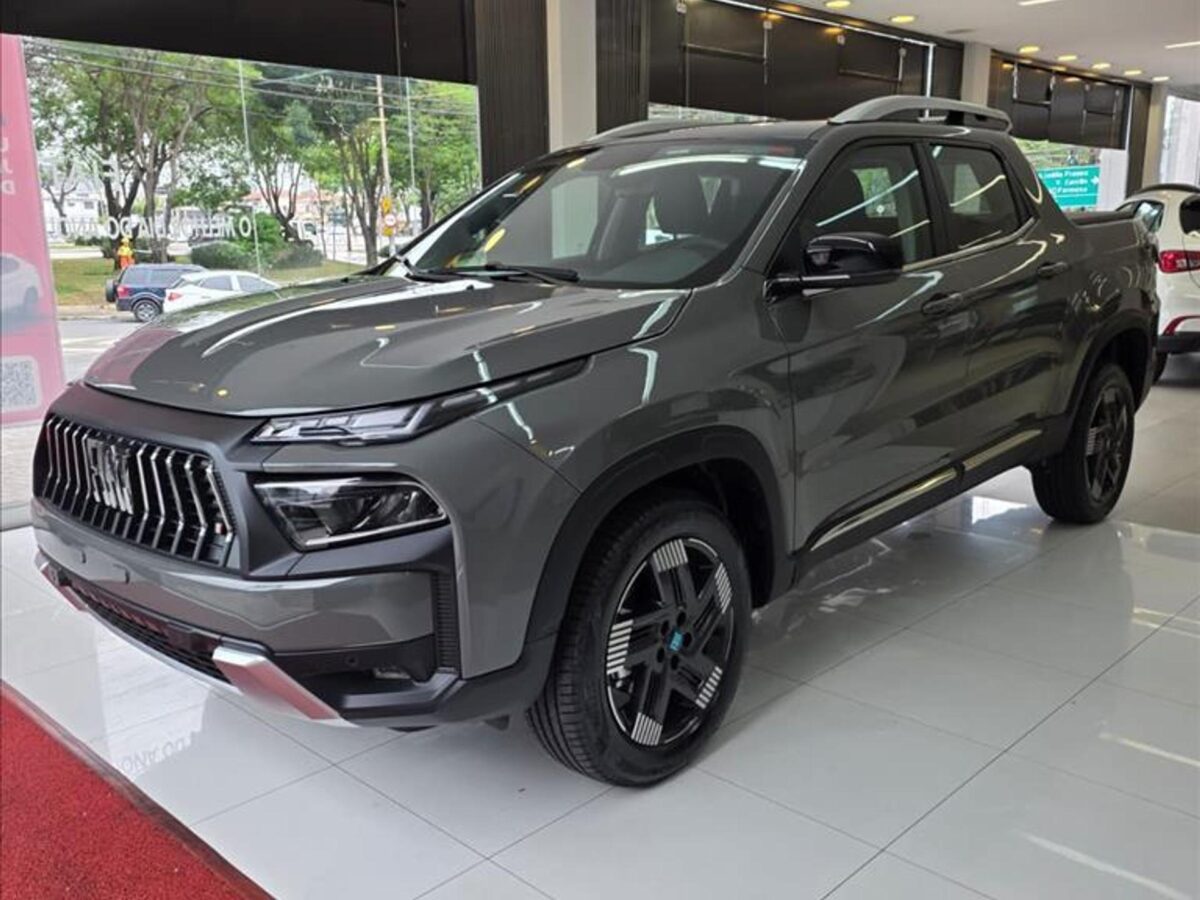 Avaliamos a Fiat Toro Volcano TD450 4x4 2026; veja os principais pontos fortes