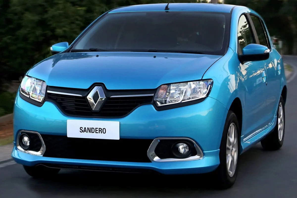 Renault Sandero Dynamique 1.6 Flex 2016 entrega bom espaço interno e consumo equilibrado