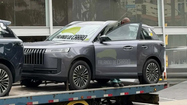 Jaecoo 5 Hybrid é flagrado em porto brasileiro e preço surpreende mercado