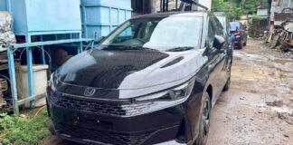 Novo Honda City 2028 aparece sem camuflagem e grade iluminada chama atenção