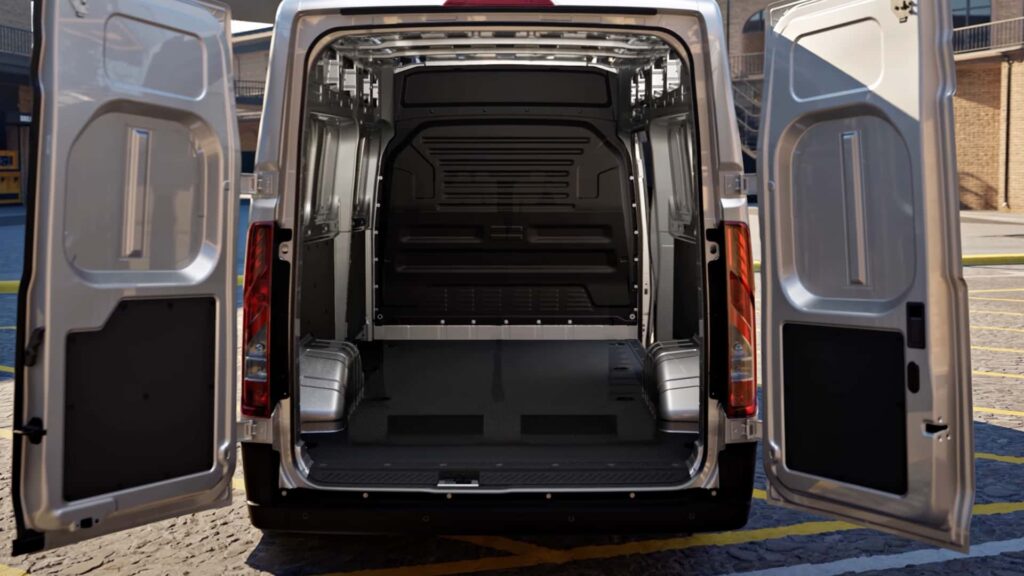 Nova Ford Transit City elétrica desembarca no Brasil ainda este ano