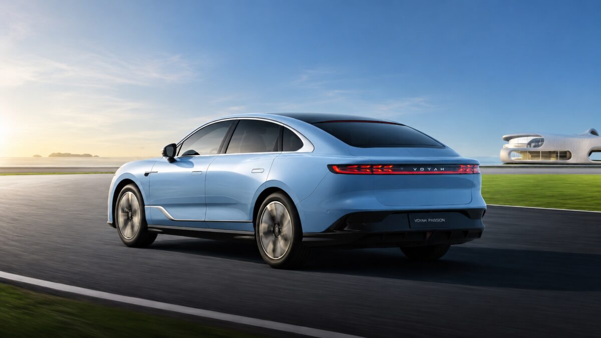 Stellantis se une à Dongfeng e prepara produção de carros elétricos chineses na Europa