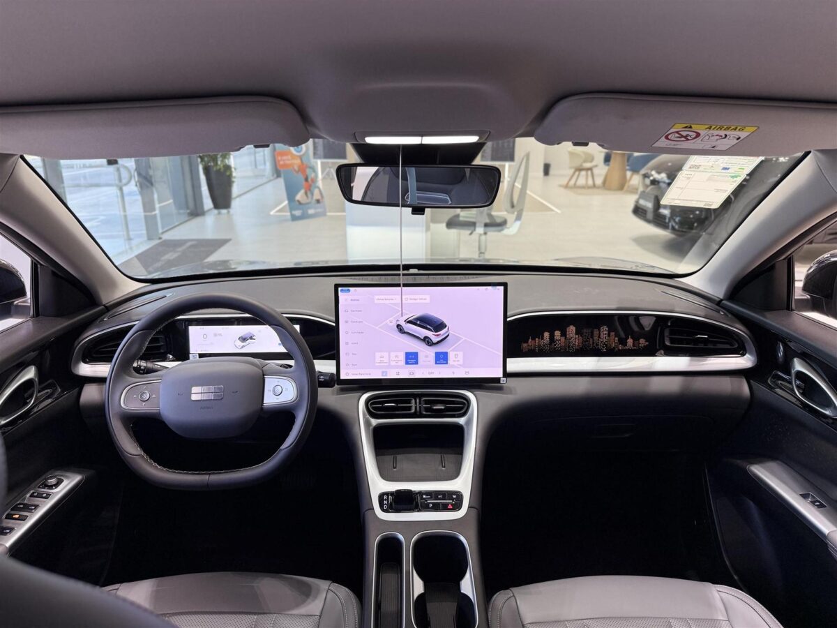 Novo Geely EX2 surpreende: elétrico maior e mais equipado pelo preço do Dolphin Mini