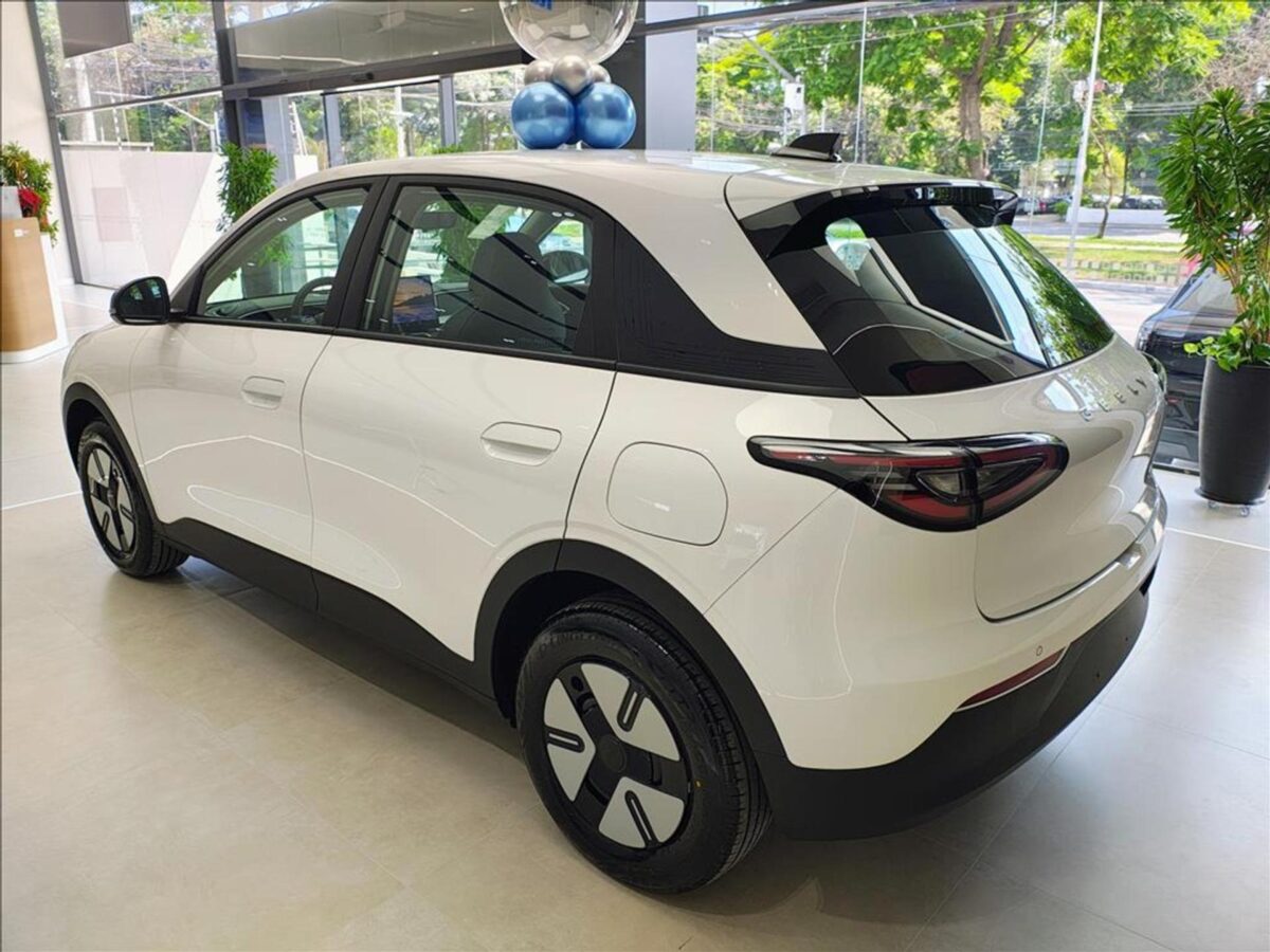 Por R$ 123 mil, Geely EX2 Pro vira ameaça real aos elétricos da BYD