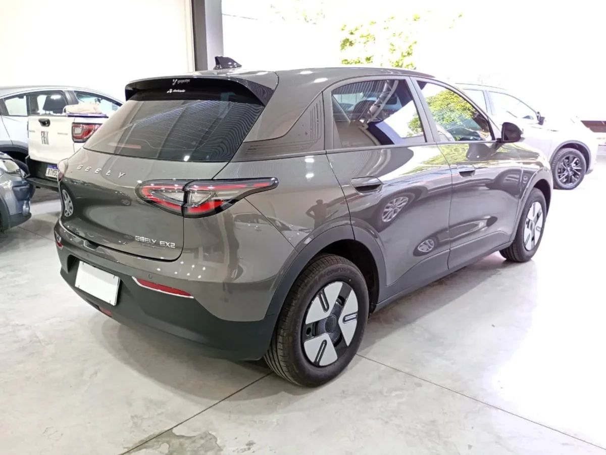 Geely EX2 Pro 2026 tem fila, recorde e pode avançar ainda mais no mercado brasileiro