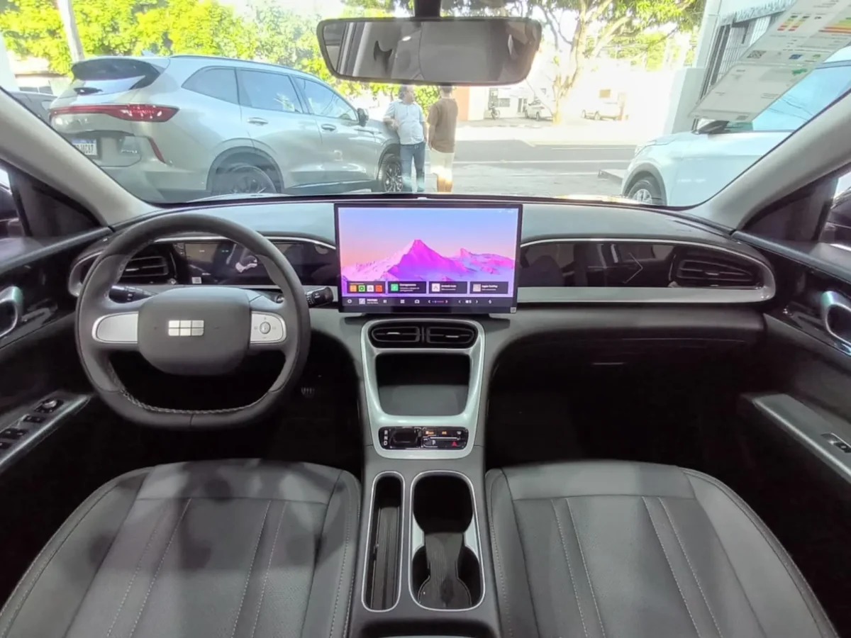Geely EX2 Pro 2026 tem fila, recorde e pode avançar ainda mais no mercado brasileiro