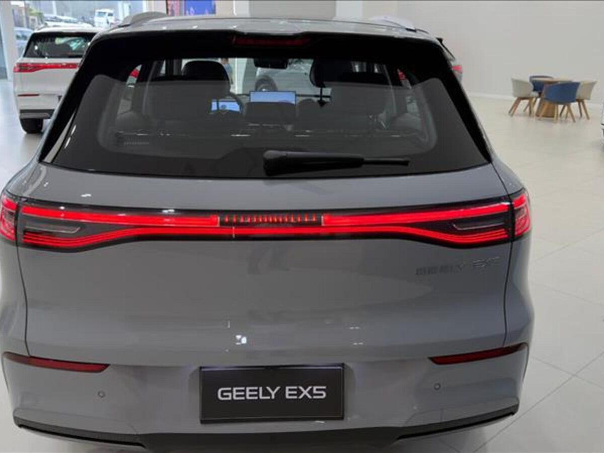 Novo Geely EX5 EM-i Max 2026 promete luxo e economia por preço que surpreende