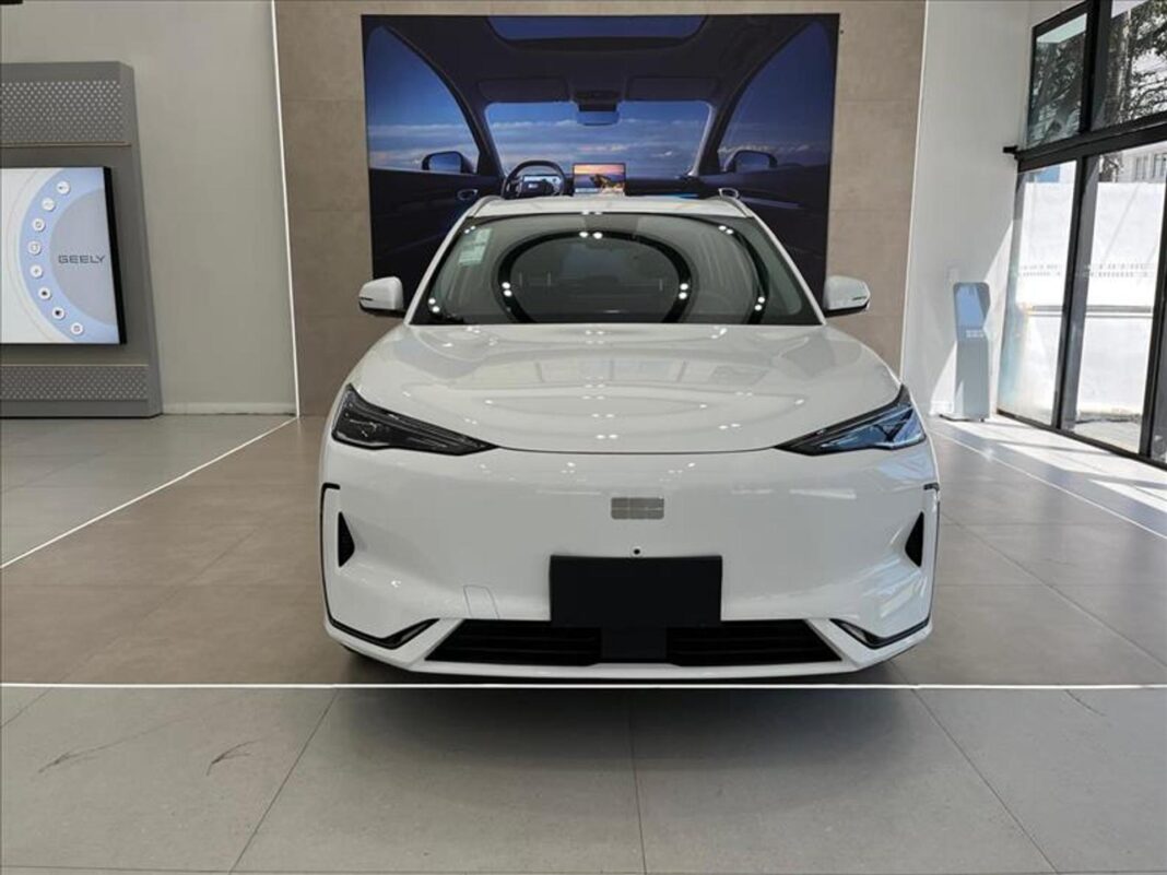 Geely EX5 EM-i tem nova alternativa híbrida para consumidores