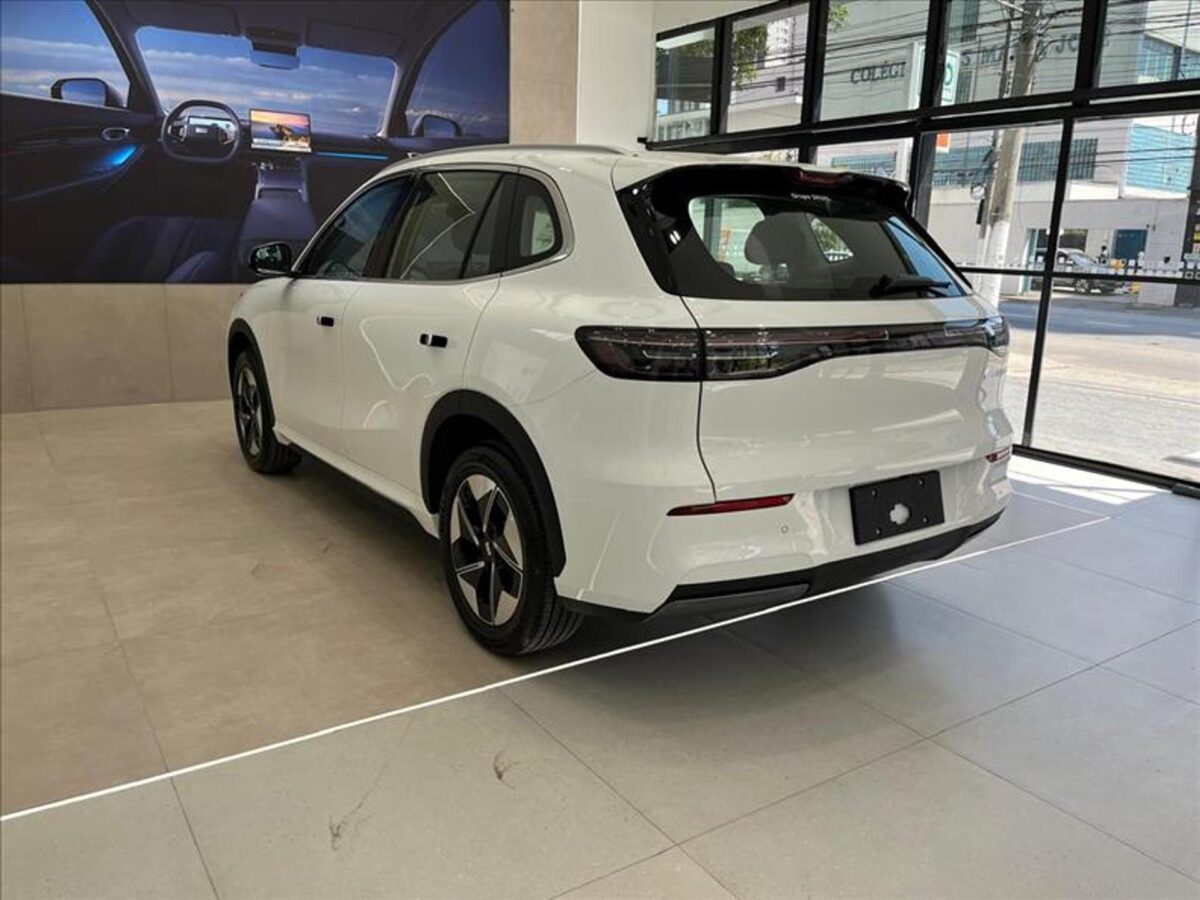 Geely EX5 EM-i tem nova alternativa híbrida para consumidores