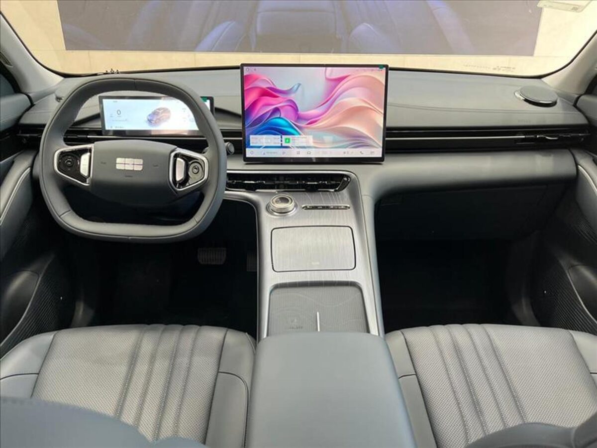 Geely EX5 EM-i tem nova alternativa híbrida para consumidores