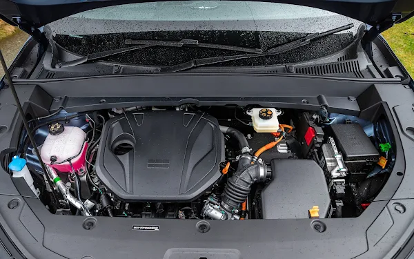 Geely revela tecnologia híbrida com consumo de até 45 km/l