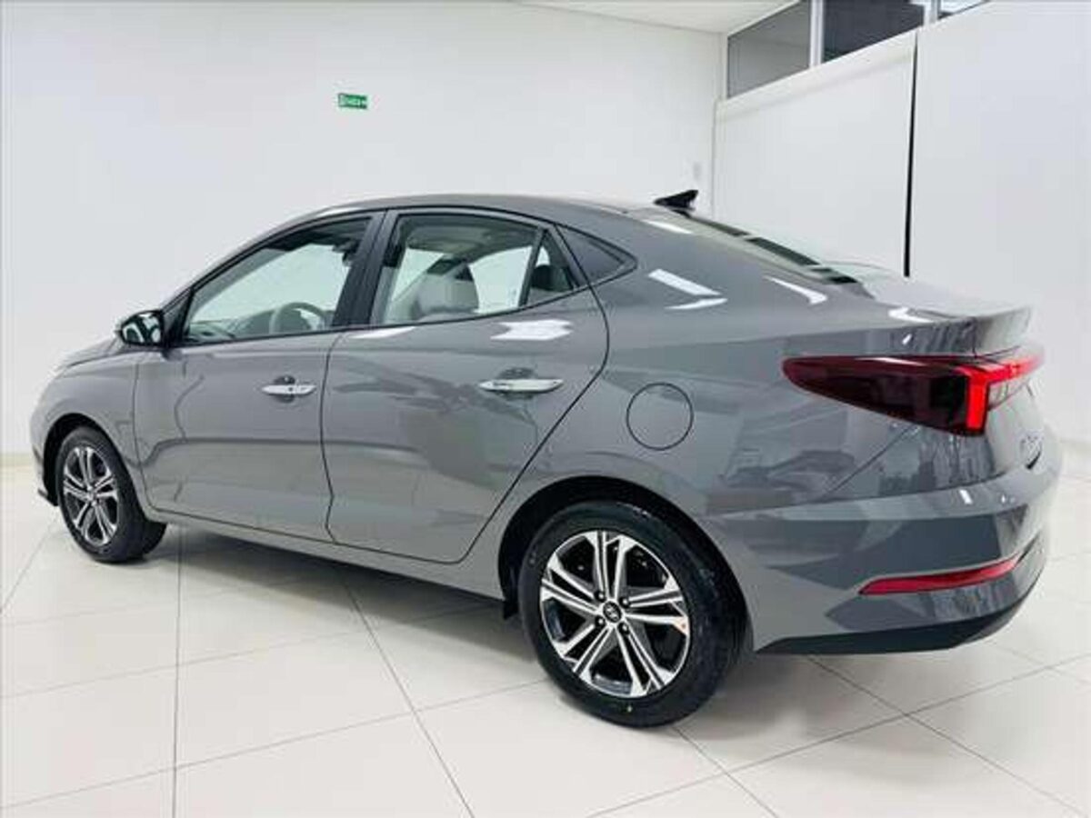 Novo Hyundai HB20S Platinum 2027 chega atualizado e mantém motor 1.0 turbo