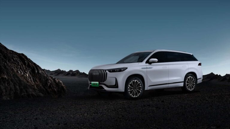 SUV de 7 lugares da Jaecoo será lançado no Brasil em 2026