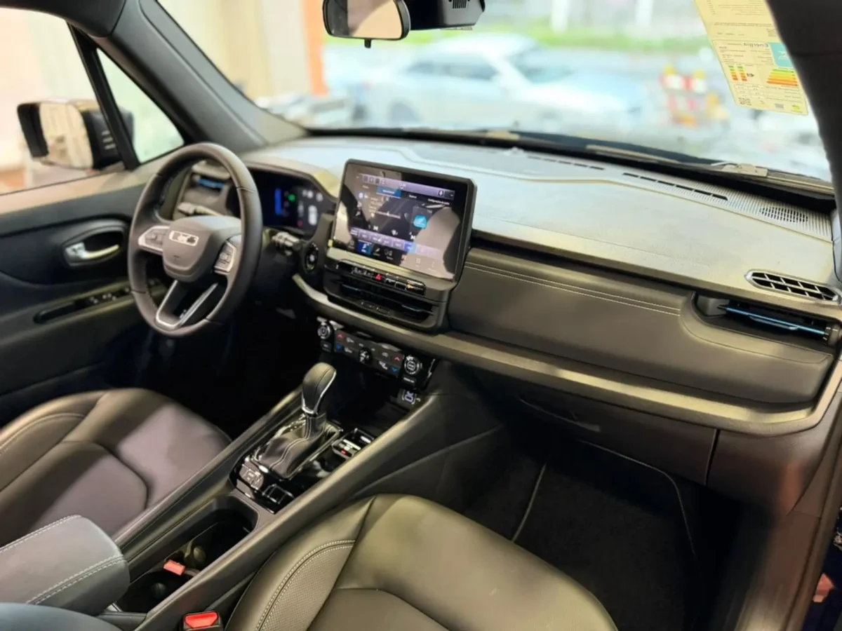 Jeep Renegade híbrido 2027: a versão Sahara entrega tudo isso mesmo?