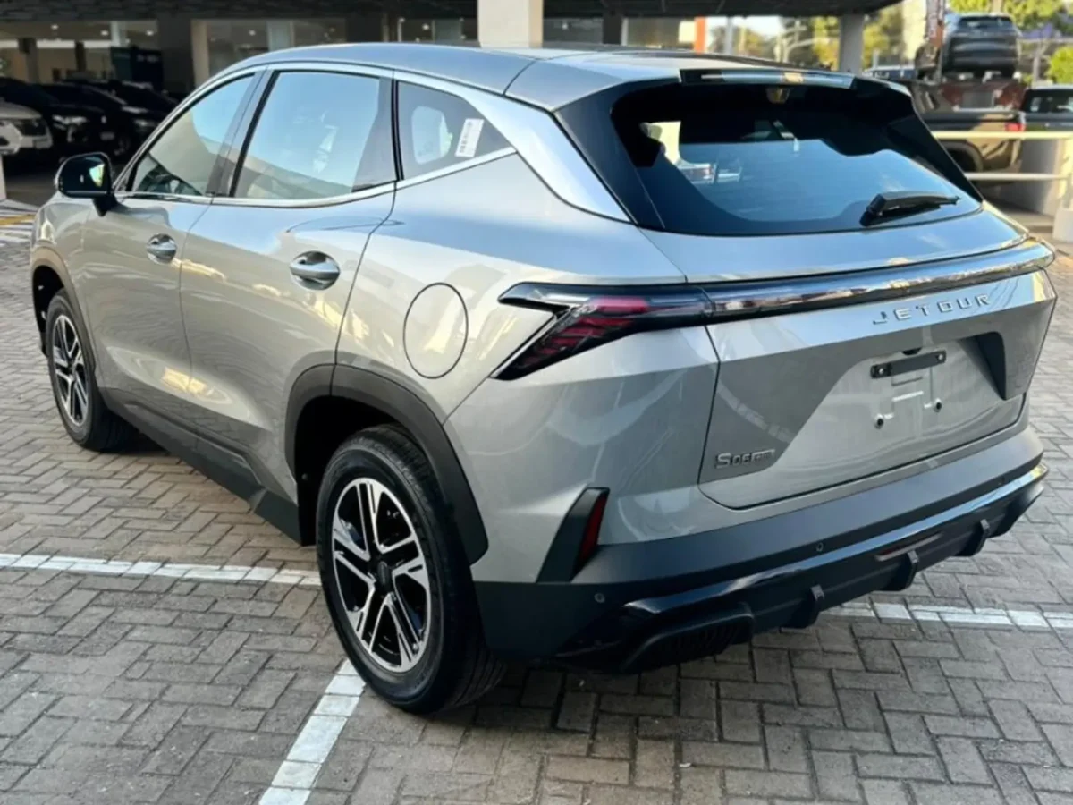 Jetour S06 Advance 2026 aparece como a versão mais equilibrada da linha