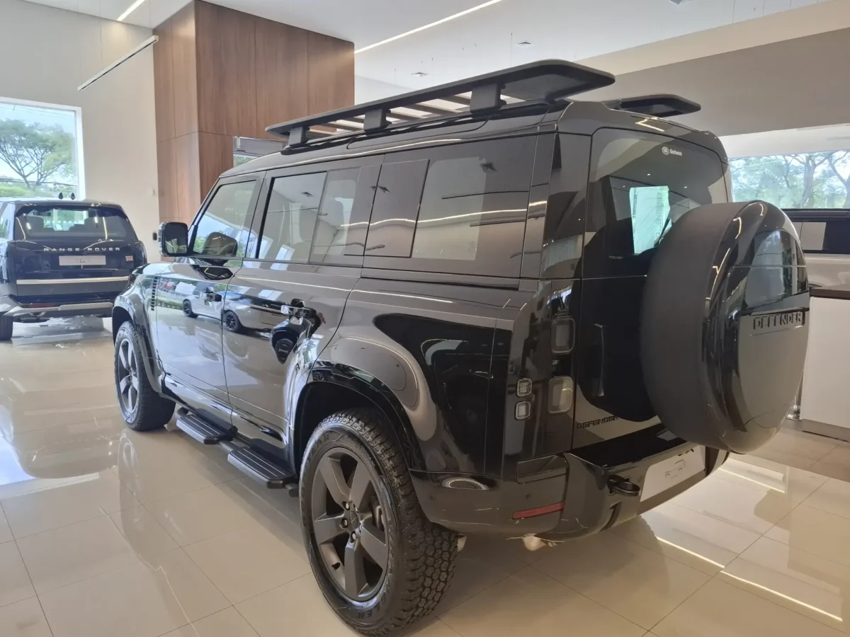 Novo Land Rover Defender 110X entrega desempenho forte e visual imponente
