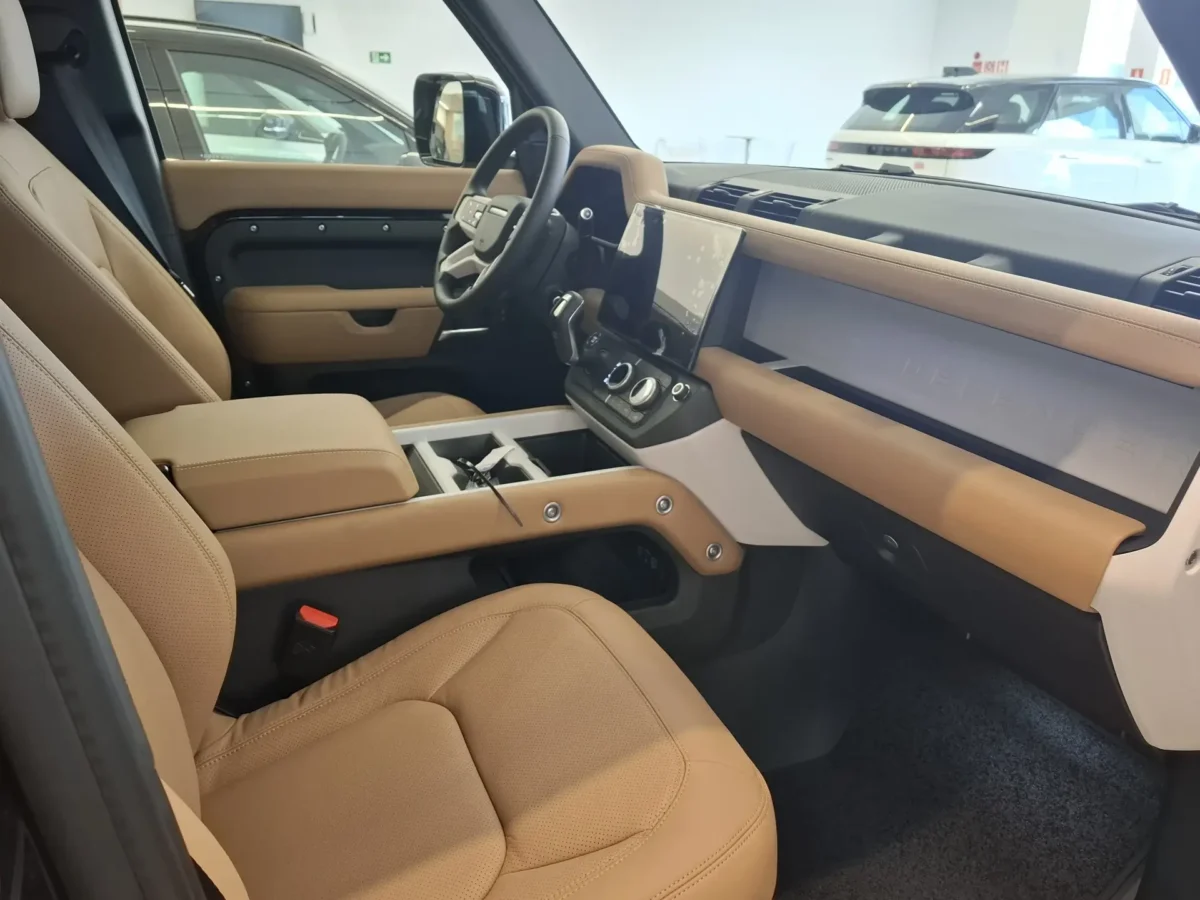 Novo Land Rover Defender 110X entrega desempenho forte e visual imponente