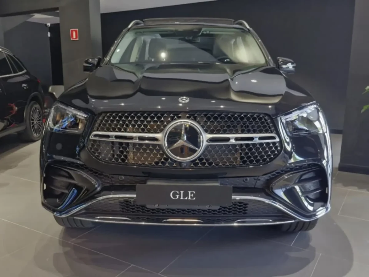 Mercedes GLE 450d 2026 impressiona com 367 cv e espaço para toda a família