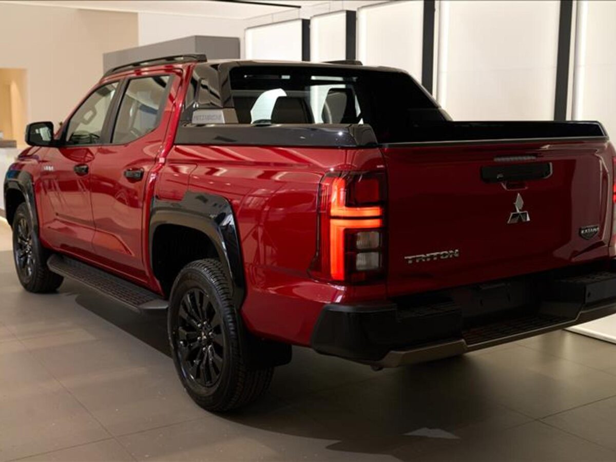 Mitsubishi Triton 2027 combina robustez de picape com conforto de SUV