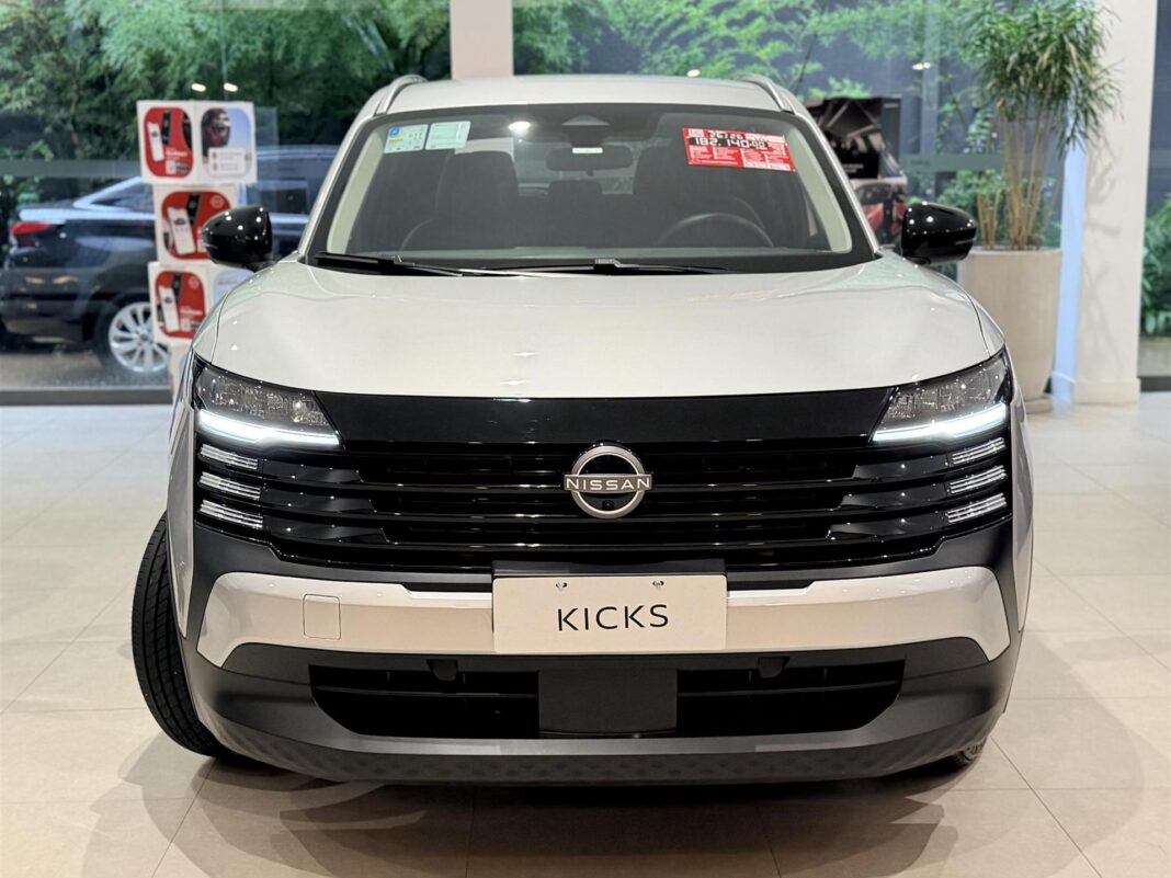 Nissan Kicks Advance 2026 aposta em tecnologia e espaço para enfrentar Tracker e T-Cross
