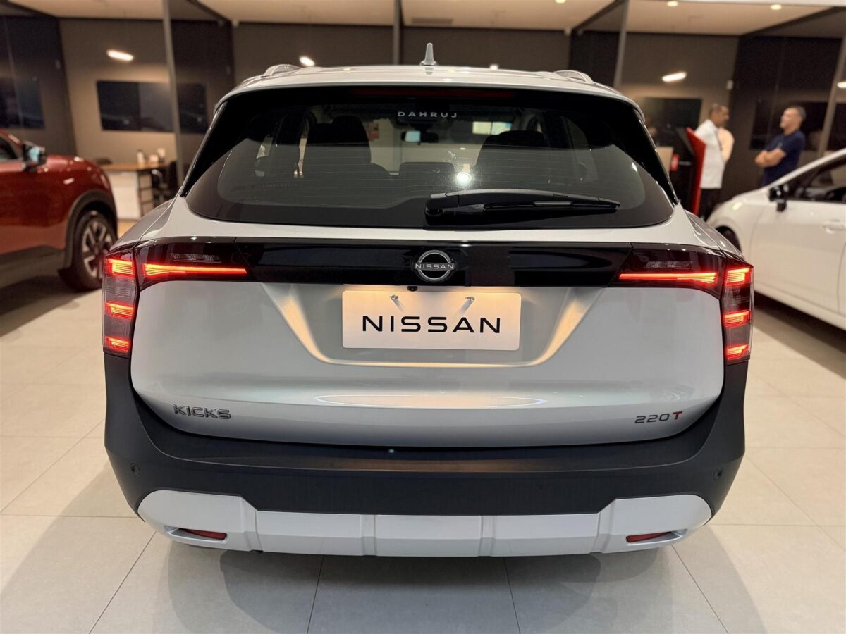 Nissan Kicks Advance 2026 aposta em tecnologia e espaço para enfrentar Tracker e T-Cross