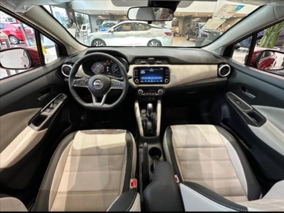 Avaliação: Nissan Versa Exclusive 2026 mostra força do 1.6 frente o Virtus