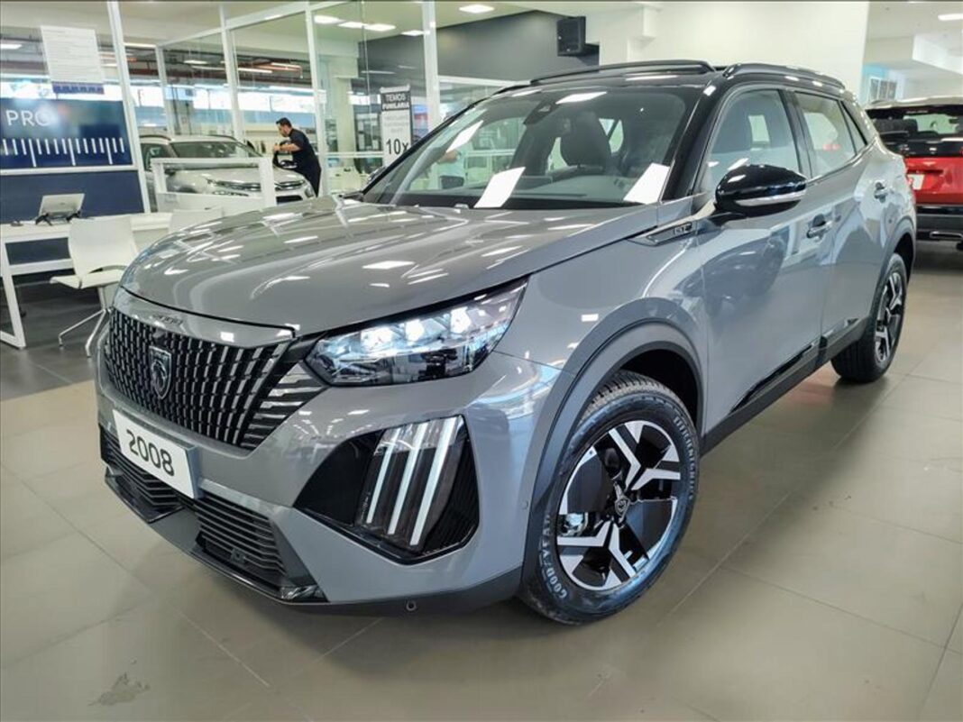 Avaliamos o Peugeot 2008 GT Hybrid 2026: desempenho, consumo e tudo o que ele entrega Avaliamos o Peugeot 2008 GT Hybrid 2026: desempenho, consumo e tudo o que ele entrega