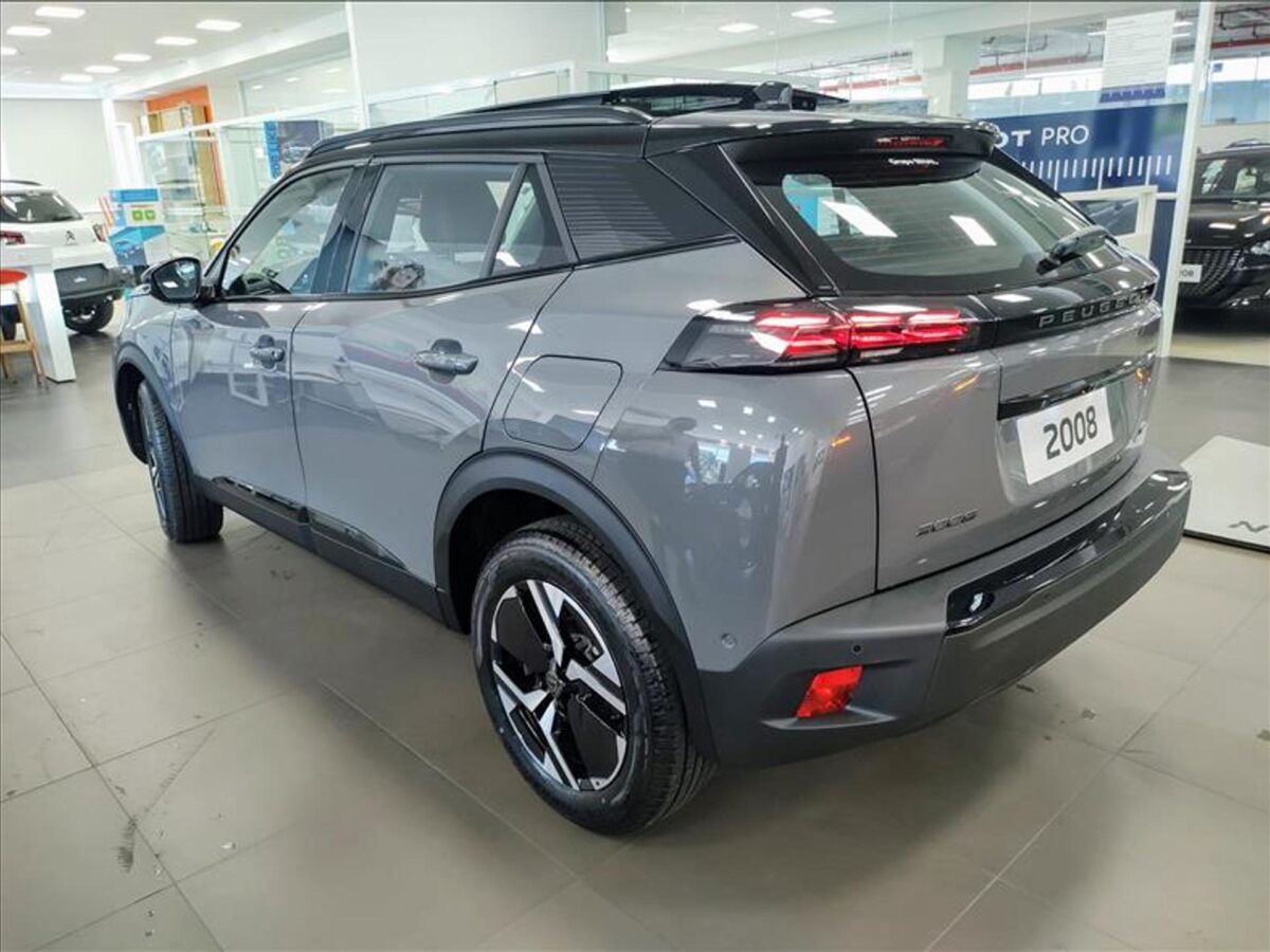 Avaliamos o Peugeot 2008 GT Hybrid 2026: desempenho, consumo e tudo o que ele entrega