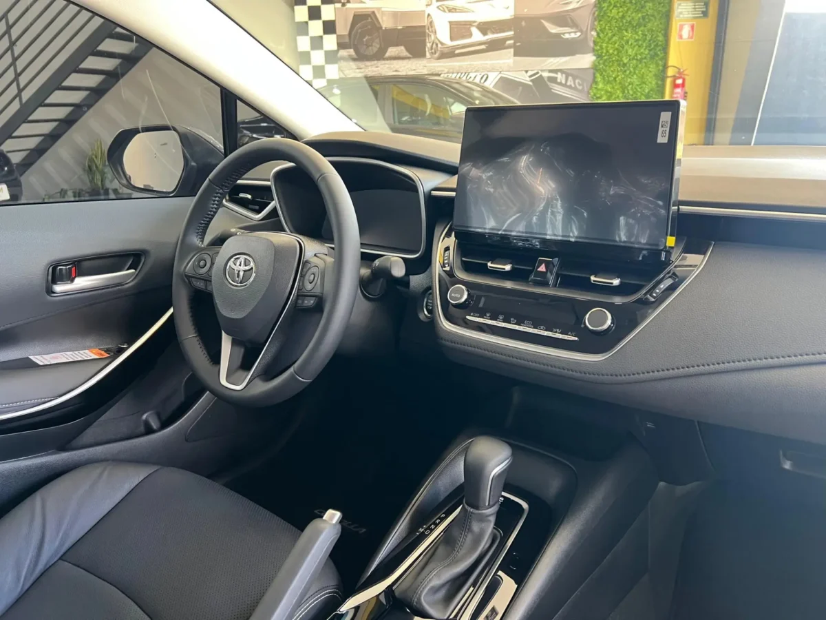 Guia do Toyota Corolla GLi Hybrid 2026: aprenda a usar o painel digital de 7”