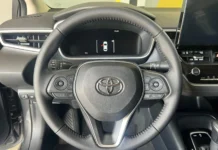 Guia do Toyota Corolla GLi Hybrid 2026: aprenda a usar o painel digital de 7”