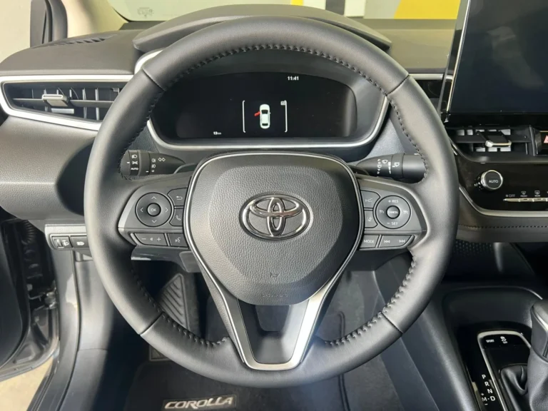 Corolla GLi Hybrid 2026: painel revela como funciona o sistema híbrido